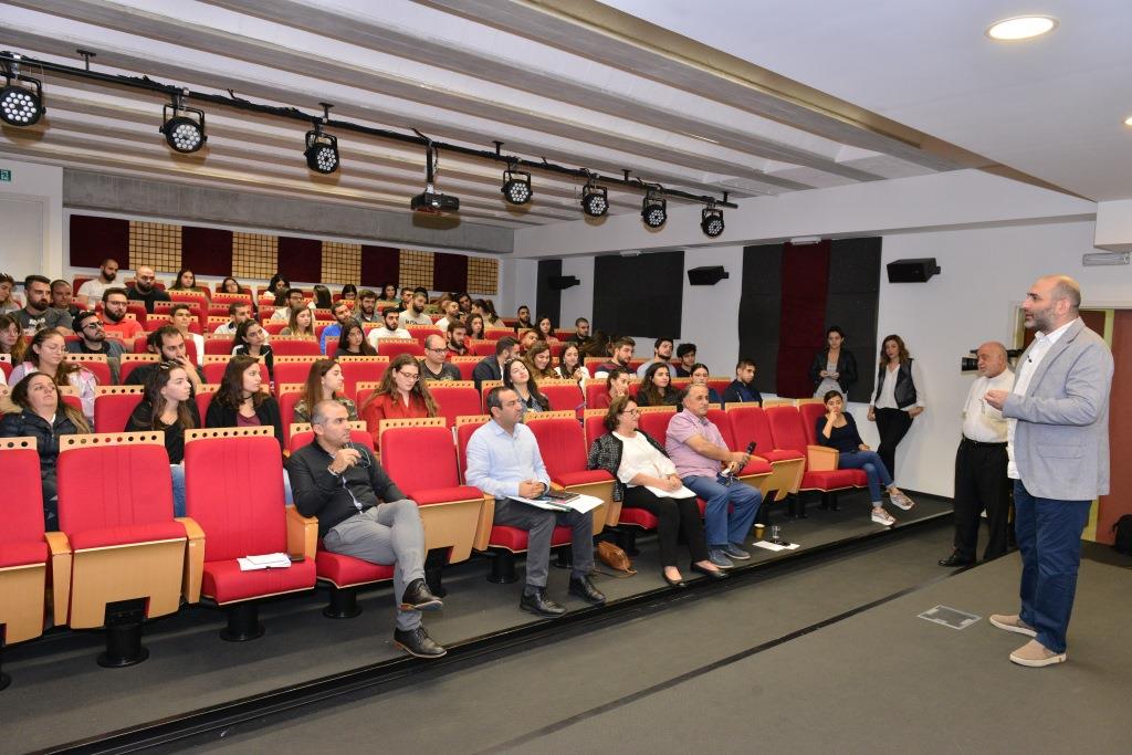 GUIDING STUDENTS TOWARDS HEALTHY PERSONAL RELATIONSHIPS