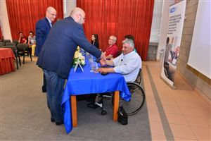 CSR-HR | Overcoming the Challenge in the Workplace 44