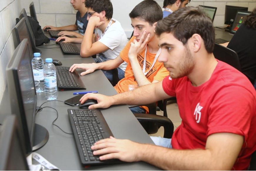 DCS Organizes Computer Science Summer Camp 33