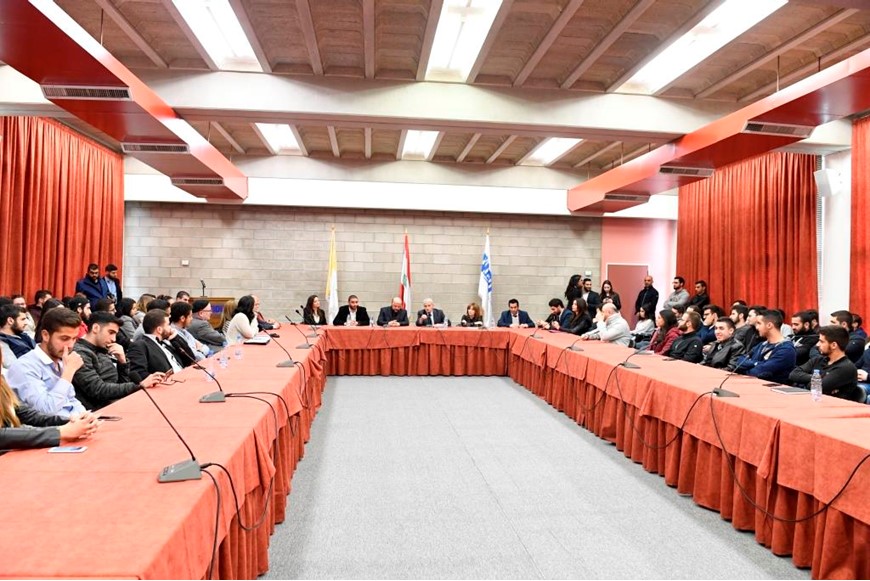 DISCUSSION WITH THE MINISTER MELHEM RIACHY 20