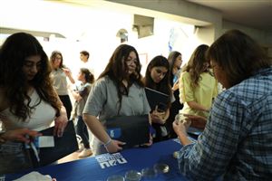 Empowering Future Scientists: FNHS-NlLC Hosts Hands-On Workshop For High School Students 4