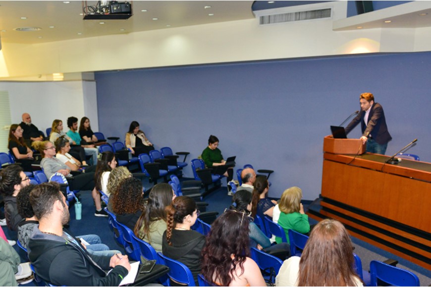 FH Invites Victor Martinovich to Give Workshop on Power and Globalization 5