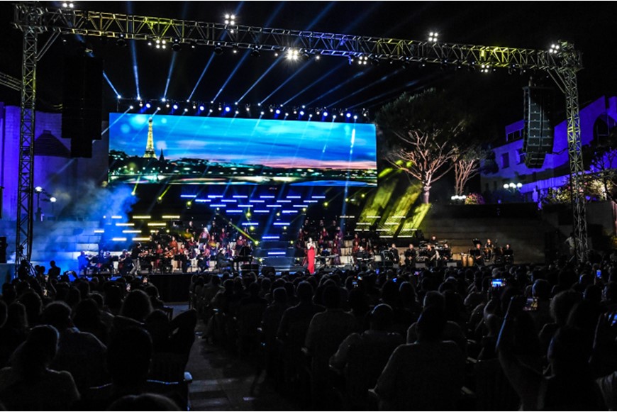 Hiba Tawaji Delivers Heartfelt Performance at NDU in Support of Students Financial Aid 12