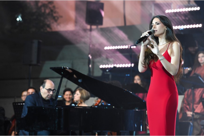 Hiba Tawaji Delivers Heartfelt Performance at NDU in Support of Students Financial Aid 8