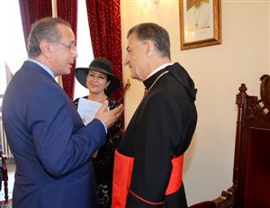 Maronite Patriarch Honors Guita Hourani  2