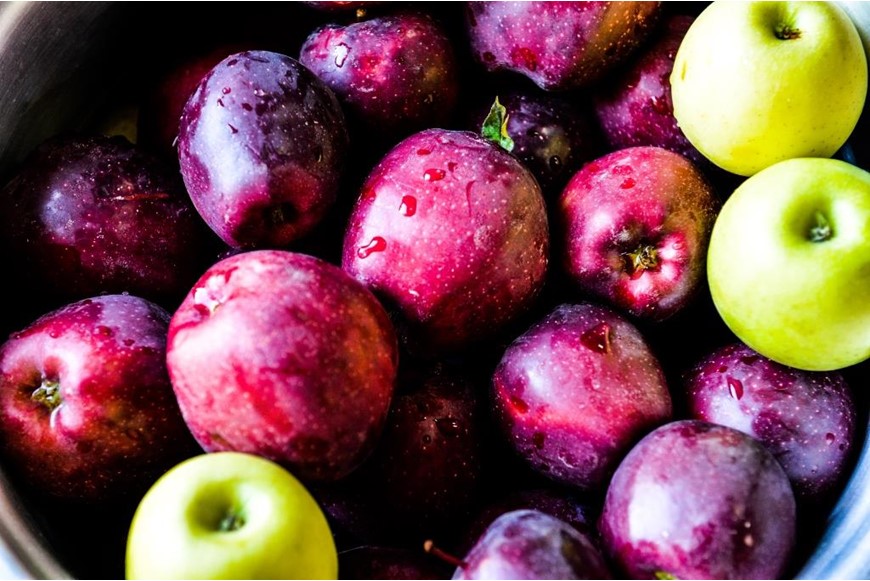SUPPORTNG LEBANESE APPLE FARMERS 2