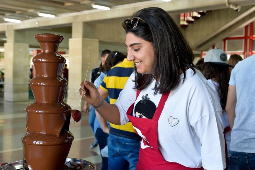 SUPPORTNG LEBANESE APPLE FARMERS 14