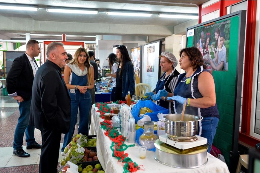 SUPPORTNG LEBANESE APPLE FARMERS 30