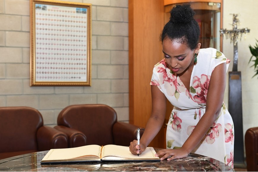 US Embassy Cultural Affairs Officer in Lebanon Visits NDU  9