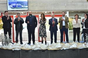 Be a Star on the Christmas Charity Tree  28