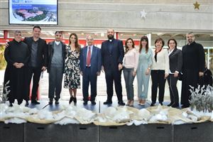 Be a Star on the Christmas Charity Tree  36