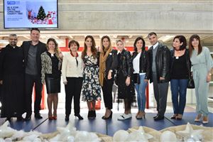 Be a Star on the Christmas Charity Tree  44