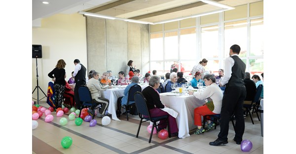 Lunch For the Elderly 7