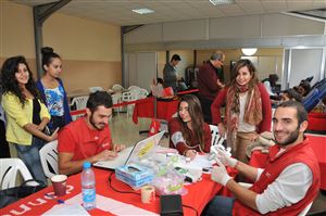 NDU-Shouf Gives Blood 1